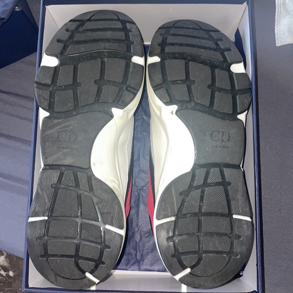 Great condition Dior B22’s in box & everything. Used 1x for my birthday. - Picture 5 of 10